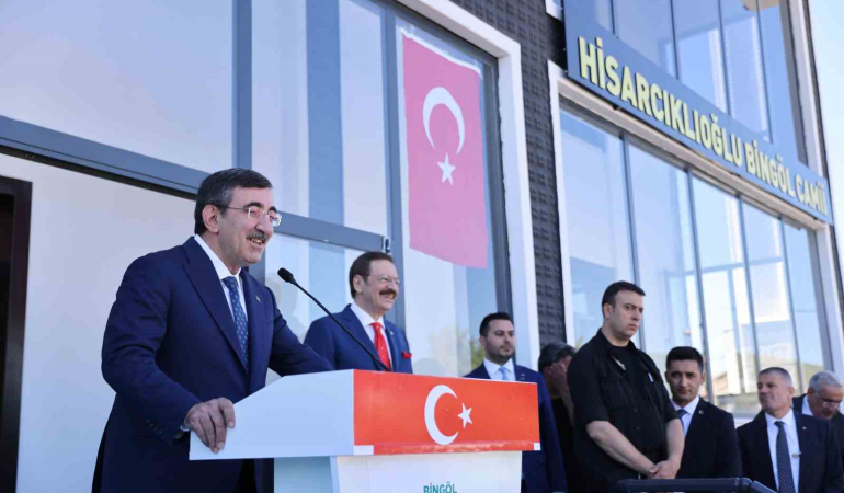 Cumhurbaşkanı Yardımcısı Yılmaz, “Bi̇rli̇k Beraber İçeri̇si̇nde Geleceğe Yürümeye Devam Edeceği̇z”