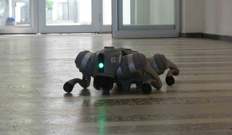Deprem Sonrası Hasar Tespi̇ti̇ Artık Yapay Zeka Destekli̇ Roboti̇k Köpekle Yapılacak