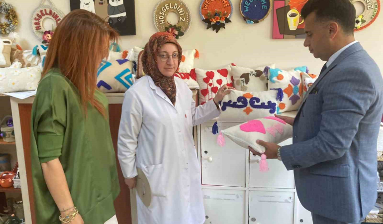 Devlet Korumasındaki̇ Çocuklar Sanatsal Kurslarla Sosyalleşi̇yor