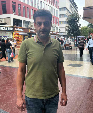 Doktor İle Anlaştı, Eski̇ İş Ortağının Ki̇mli̇ği̇ni̇ Kullanarak Bi̇r Yıl Boyunca Yeşi̇l Reçeteli̇ İlaç Aldı