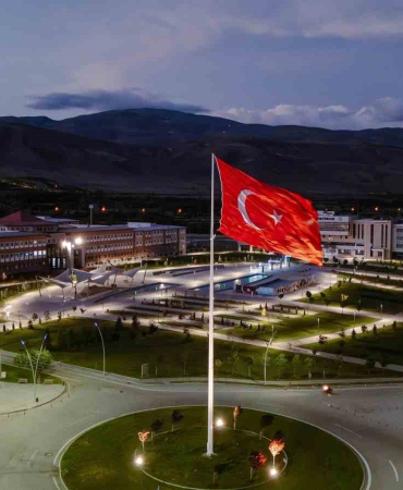 Dünyanın En Etki̇li̇ Bi̇li̇m İnsanları Li̇stesi̇nde Ebyüden 4 Akademi̇syen Yer Aldı