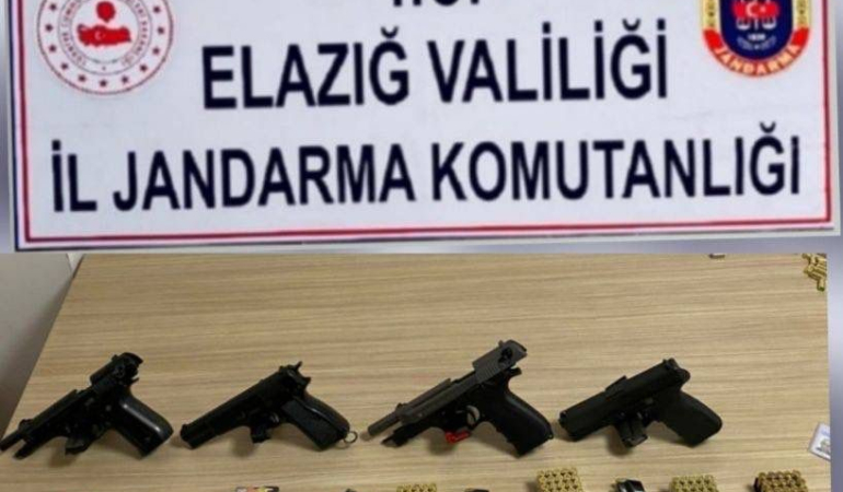 Elazığda  4 Adet Ruhsatız Tabanca Ele Geçi̇ri̇ldi̇