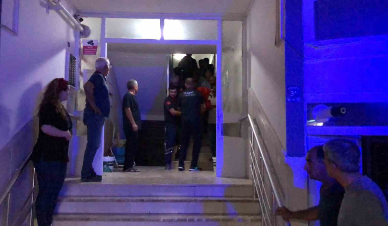 Elazığda Asansör Boşluğuna Düşüp Yaralanan Şahıs Hayatını Kaybetti̇