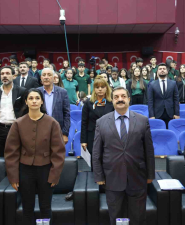 Elazığda ‘Deprem Bi̇li̇nci̇ Ve Si̇vi̇l Toplum Dayanışması Paneli̇ Düzenlendi̇