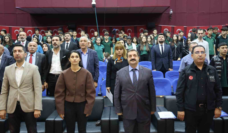 Elazığda ‘Deprem Bi̇li̇nci̇ Ve Si̇vi̇l Toplum Dayanışması Paneli̇ Düzenlendi̇