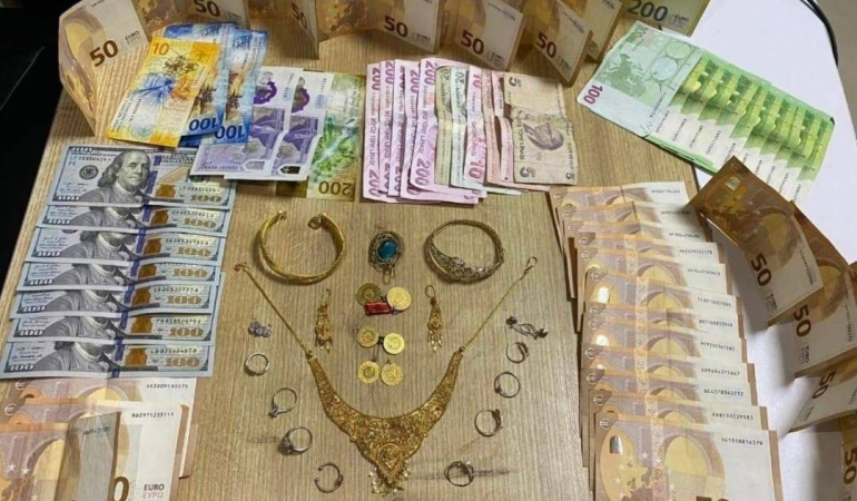 Elazığda Hırsızlık Yapan Zanlılar Adıyamanda Yakalandı