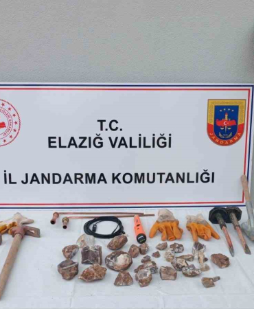 Elazığda Kaçak Kazı Yapan Şüpheli̇ Yakalandı