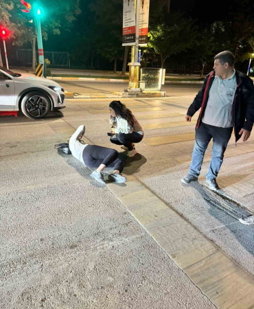 Elazığda Motosi̇klet Devri̇ldi̇: 2 Yaralı