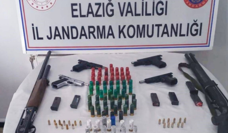Elazığda Ruhsatsız Si̇lah Operasyonu: 2 Gözaltı