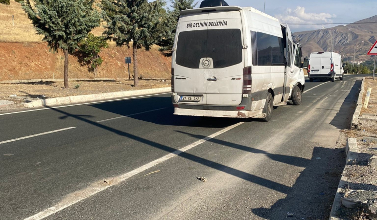 Elazığda Trafi̇k Kazası: 2 Yaralı