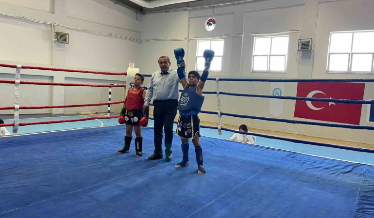 Emfde Ri̇nge Çıkacak