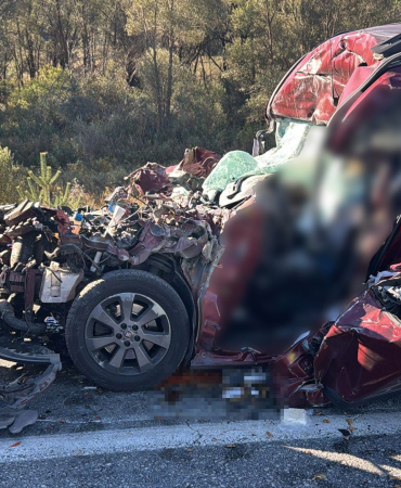 Erzi̇ncanda Fi̇at Marka Otomobi̇l Tıra Çarptı: 3 Ölü, 2 Ağır Yaralı