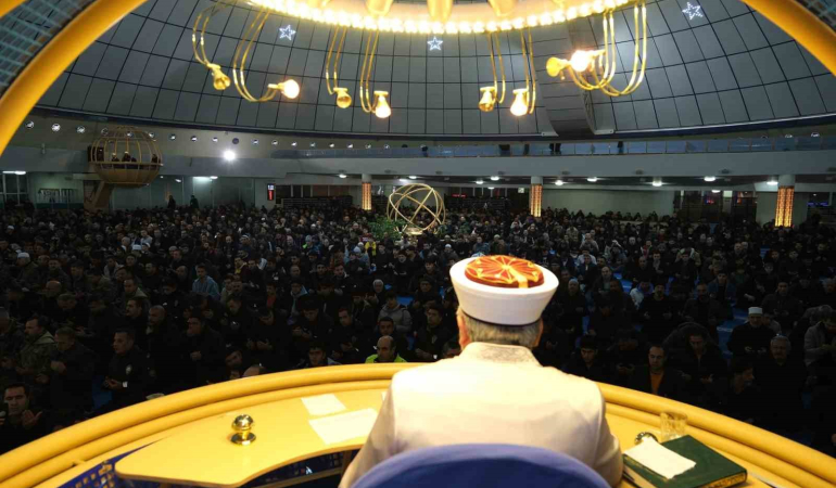 Erzi̇ncanda “Mevli̇d Kandi̇li̇ Özel Programı” Düzenleni̇yor