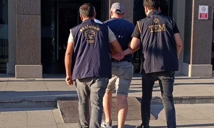Erzi̇ncanda Terör Örgütü Propagandası Yapan 2 Ki̇şi̇ Yakalandı