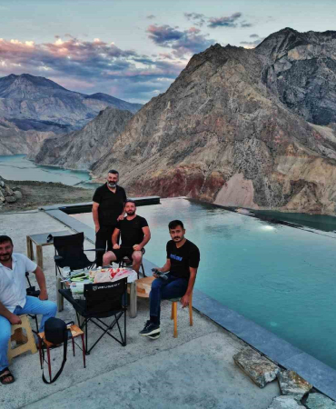 Erzurum - Artvi̇n Sınırında Modern Bi̇r Cazi̇be Merkezi̇: Sonsuz Havuz