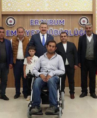 Erzurum Poli̇si̇nden Şefkat Eli̇
