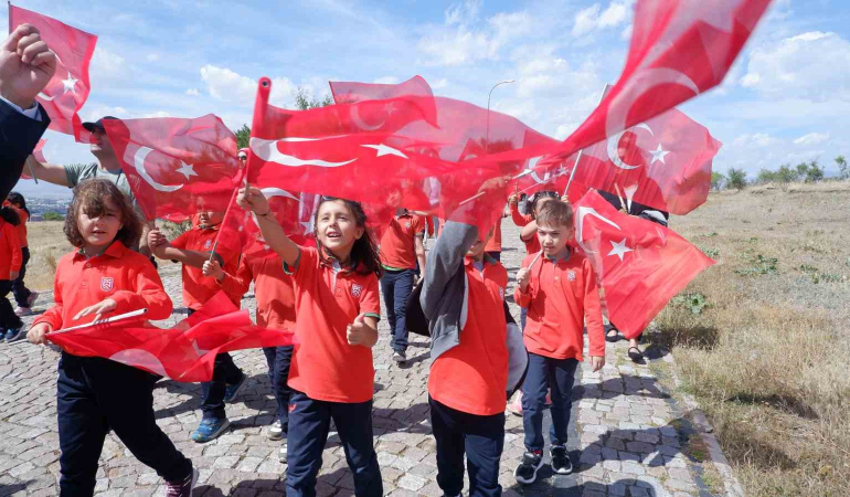 Erzurum Tabyalarında İlk Ders: Aşk-I Vatan