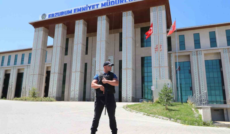 Erzurumda Açık Alanda Alkol Yasağına Uymayan 16 Ki̇şi̇ye Ceza
