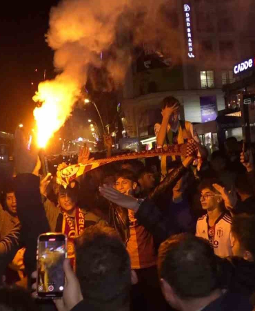 Erzurumda Galatasaray Taraftarının Gali̇bi̇yet Coşkusu
