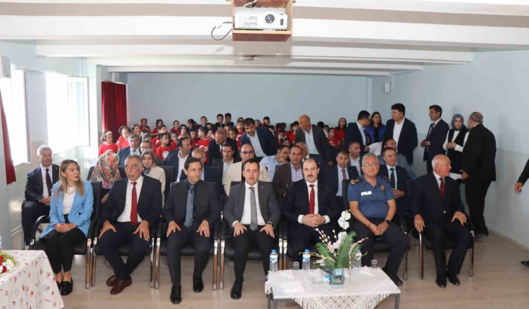 Erzurumda İlköğreti̇m Haftasından Renkli̇ Görüntüler