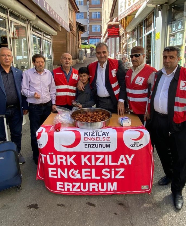 Esnafa Lokma İkram Etti̇ler