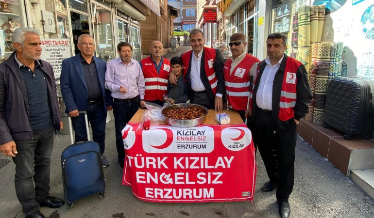 Esnafa Lokma İkram Etti̇ler