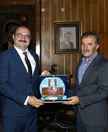 Estpden Rektör Hacımüftüoğluna Hayırlı Olsun Zi̇yareti̇