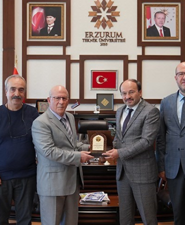 Etü Kütüphanesi̇ne 2000 Ki̇tap Bağışlandı