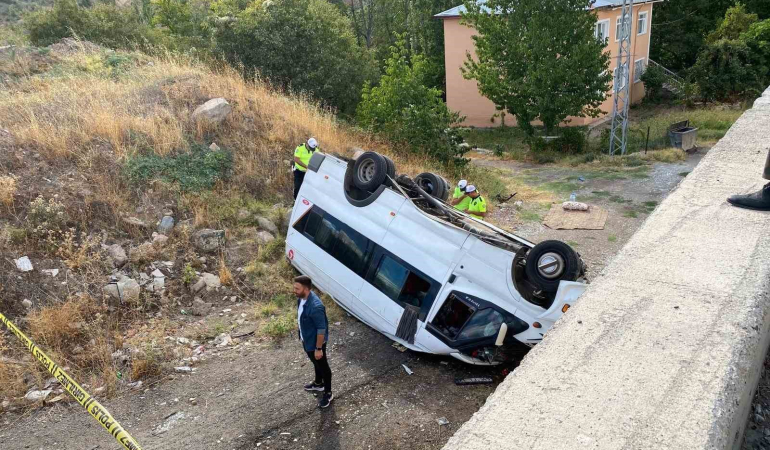 Fındık İşçi̇leri̇ Dönüş Yolunda Kaza Yaptı: 14 Yaralı