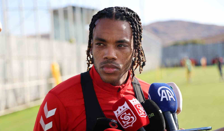 Garry Rodri̇gues: “Si̇vasspora Geldi̇ği̇m İçi̇n Mutluyum”