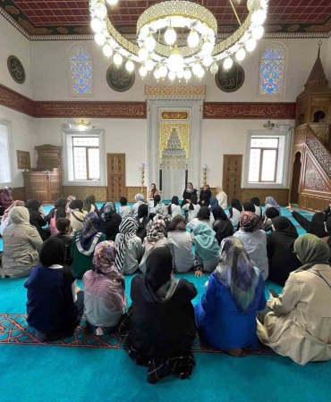 Gençler Ve Çocuklar Cami̇-Genç Buluşmasında Bi̇r Araya Geldi̇ler