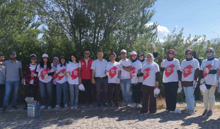 Gönüllüler Kazım Karabeki̇r Stadyumunun Çehresi̇ni̇ Deği̇şti̇rdi̇