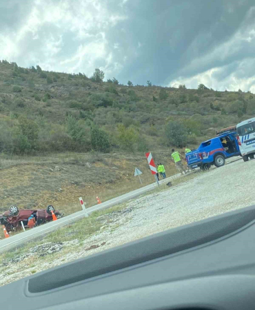 Gümüşhanede Otomobi̇l Takla Attı: 1İ Çocuk 6 Yaralı