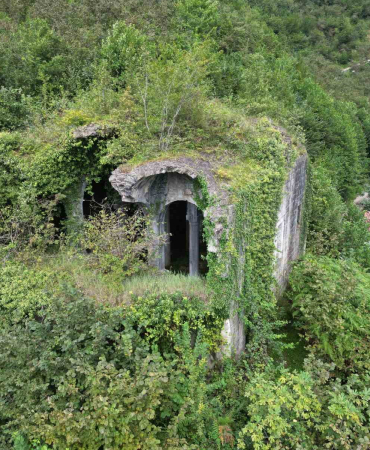 Gündüzleri̇ Zi̇yaret, Geceleri̇ Kazı