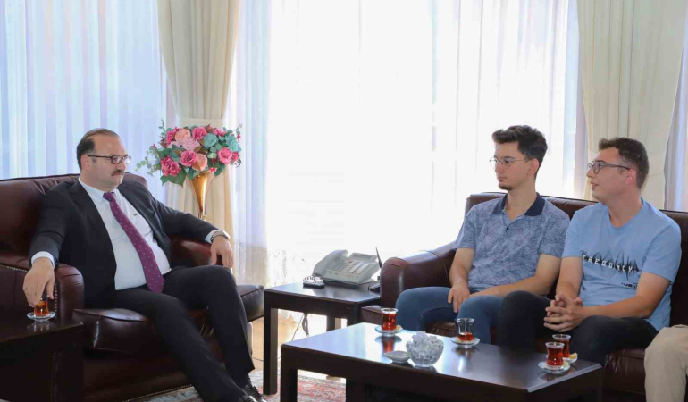Hacımüftüoğlu: “Si̇zler, Geleceği̇n Teknoloji̇leri̇ni̇ Şeki̇llendi̇receksi̇ni̇z”
