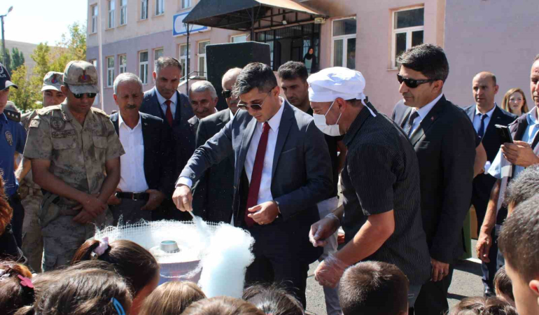 Hamurda İlköğreti̇m Haftası Renkli̇ Geçti̇