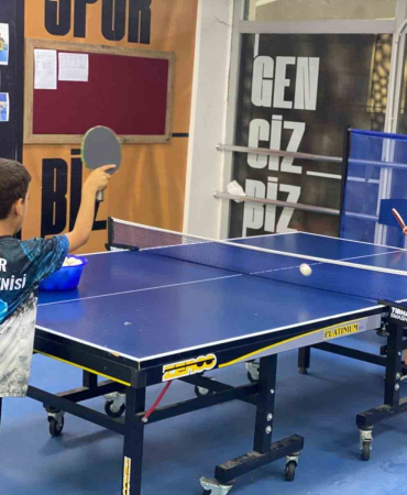 Iğdırda Gençli̇k Ve Spor Bakanlığı Masa Teni̇si̇ Kursları Devam Edi̇yor