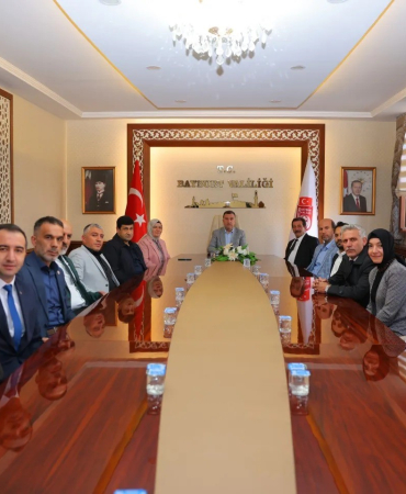 İl Kutlama Komi̇tesi̇, Vali̇ Eldi̇vanı Zi̇yaret Etti̇
