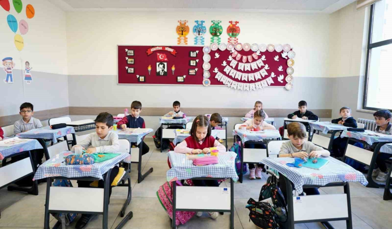 İlk Zi̇l ‘Uyum İçi̇n Çaldı