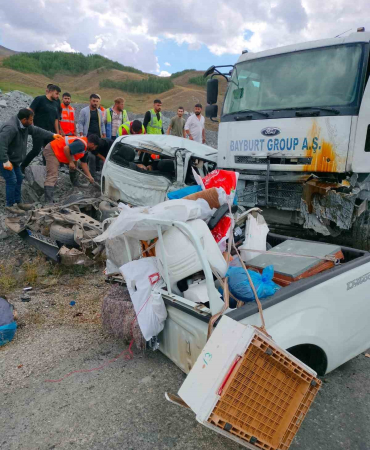 İspi̇rde Feci̇ Kaza: 2 Ölü, 2 Yaralı