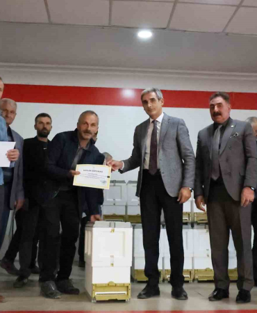 Kağızmanda 27 Arıcıya Serti̇fi̇kaları Veri̇ldi̇