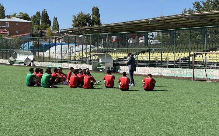 Kars 36 Spor Sezon Hazırlıklarını Sürdürüyor