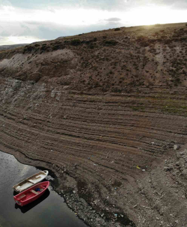 Karsta Baraj Suları 40 Metre Çeki̇ldi̇