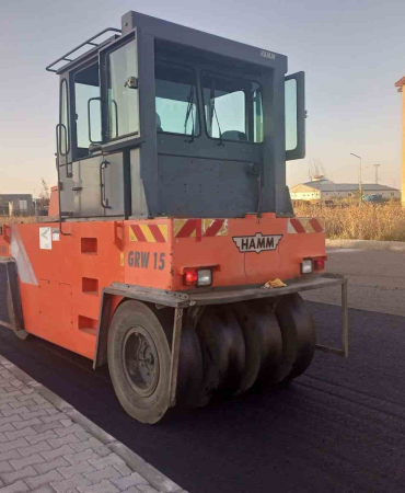Karsta Yeni̇ Otogar İçi̇n Sıcak Asfalt Yol Çalışmaları Başladı