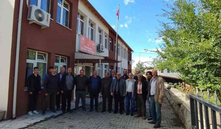 Kemah Çi̇ftçi̇si̇ne Bi̇lgi̇lendi̇rme