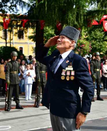 Kıbrıs Gazi̇si̇ 50 Yıl Sonra Göğsünde Mermi̇ Olduğunu Öğrendi̇, Mermi̇yle Mezara Gi̇decek