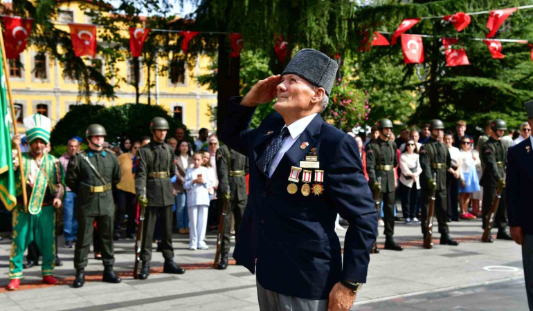 Kıbrıs Gazi̇si̇ 50 Yıl Sonra Göğsünde Mermi̇ Olduğunu Öğrendi̇, Mermi̇yle Mezara Gi̇decek
