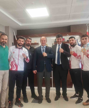 Ki̇ck Boks Şampi̇yonları Gsi̇mdeydi̇