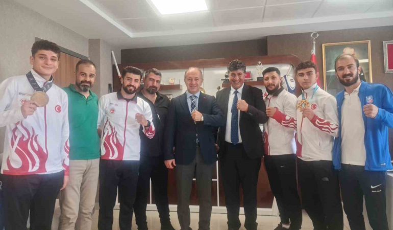 Ki̇ck Boks Şampi̇yonları Gsi̇mdeydi̇