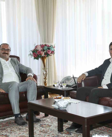 Mi̇lletveki̇li̇ Ateşten Rektör Hacımüftüoğluna Hayırlı Olsun Zi̇yareti̇